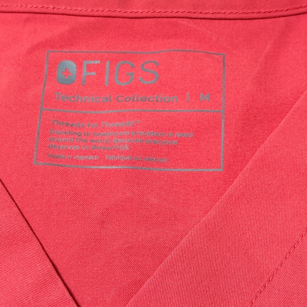 Figs Coral Scrub Top